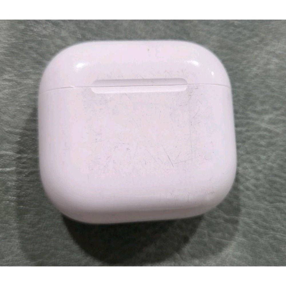 Apple AirPods 4th Generation Charging Case A3058 With One Pod Only.